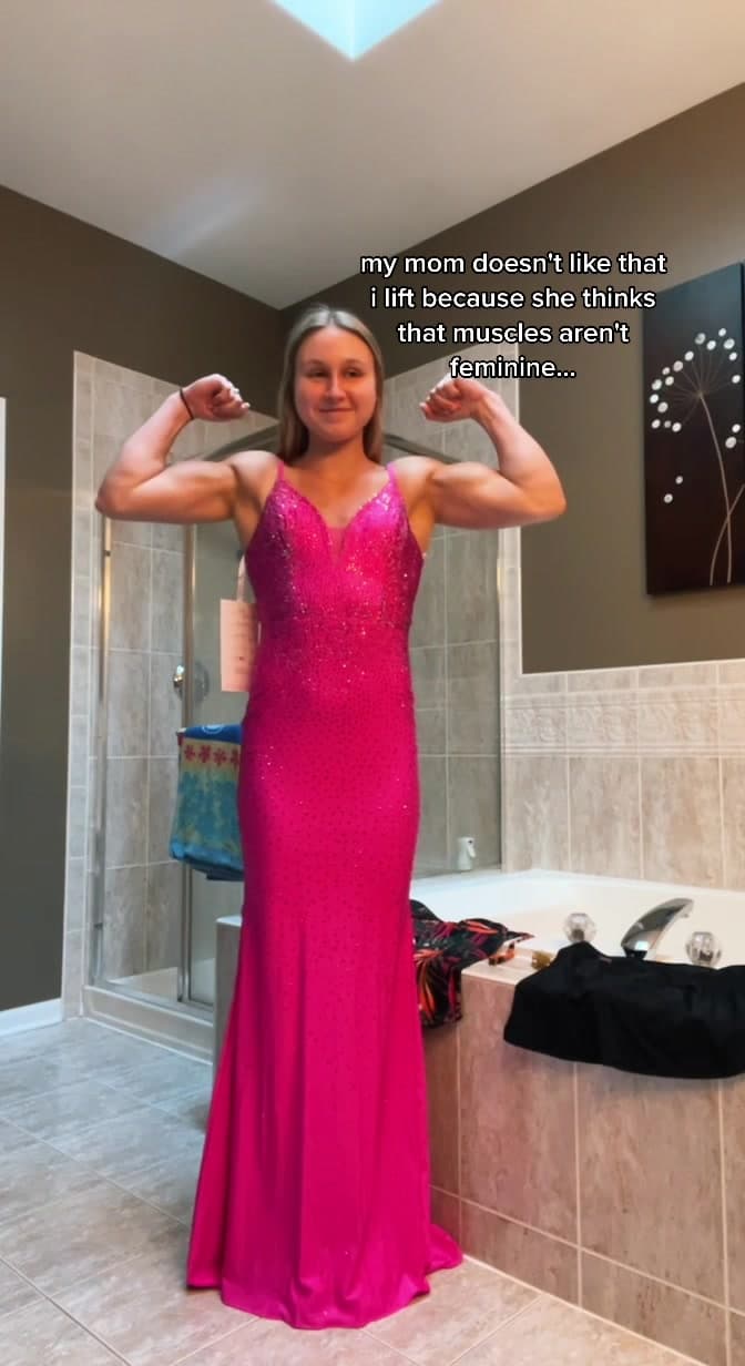 @caralinerosee — muscles do not = masculine (fake body) #strongisbeautiful #gymtok #powerlifting #bodybuilding #gym #lifting #gymlife #fitness #girlswholift #fyp