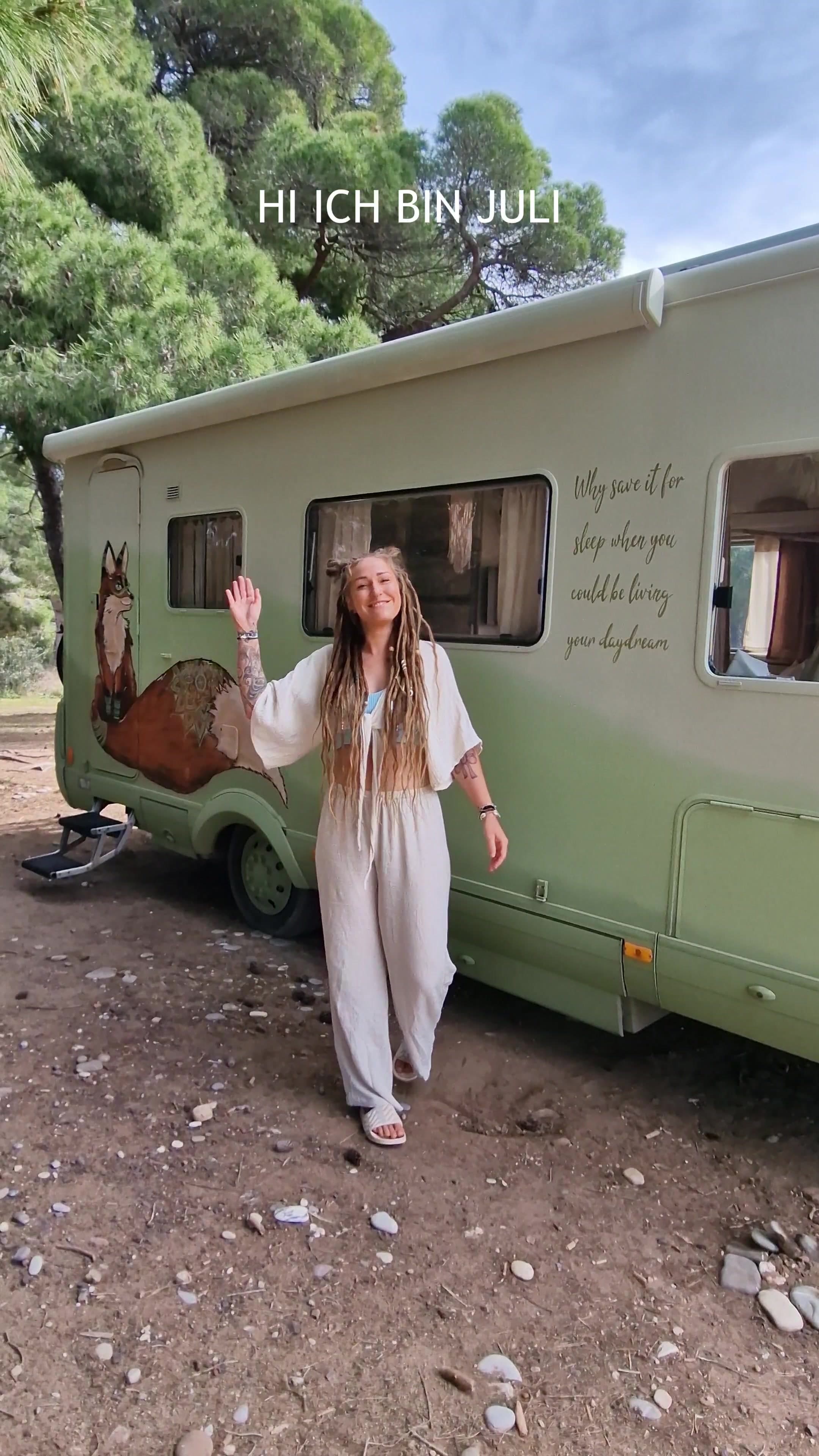 @juli.the.fox — Bist du schon mal mit einem Van gereist? 🚐✨ 