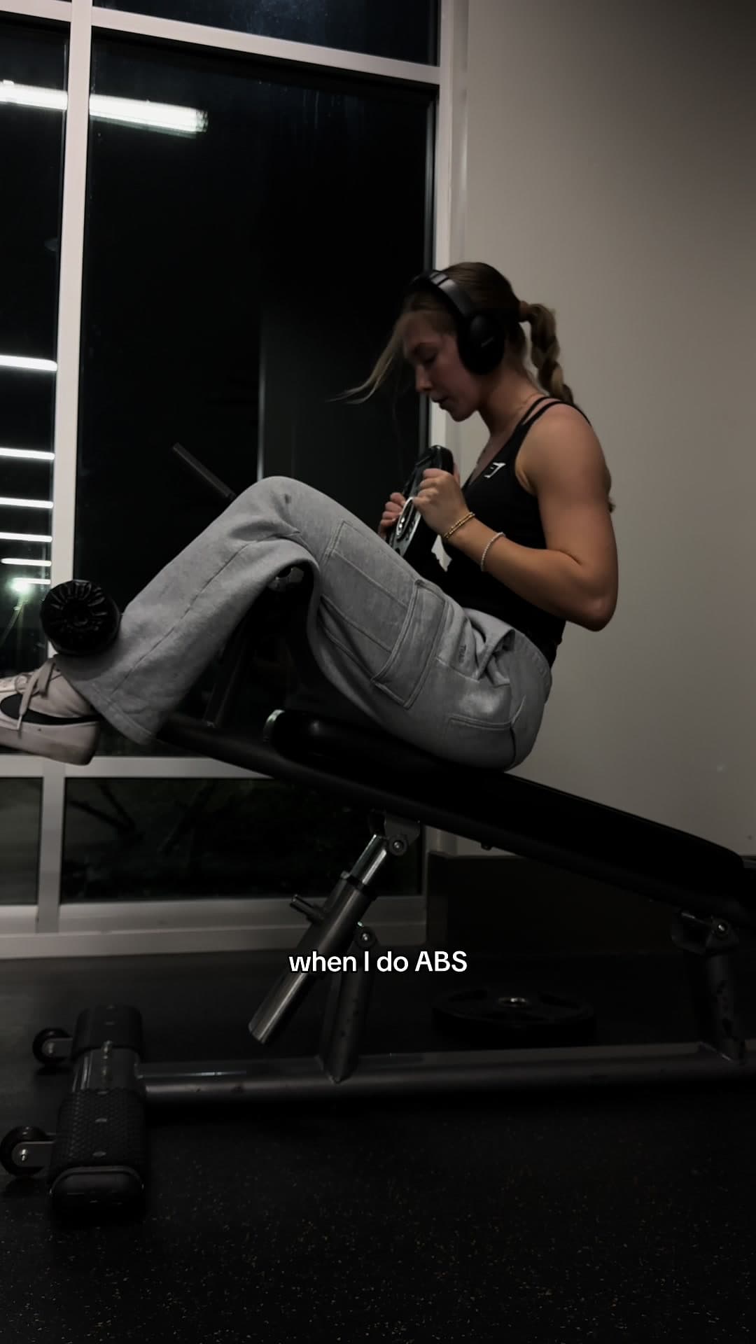 @ashleyroyfit — started doing decline abs and wow😮‍💨 working on increasing the decline and the weight but this is a game changer #gymgirl #fyp #abs #abworkout #situps #fitness #foryou 