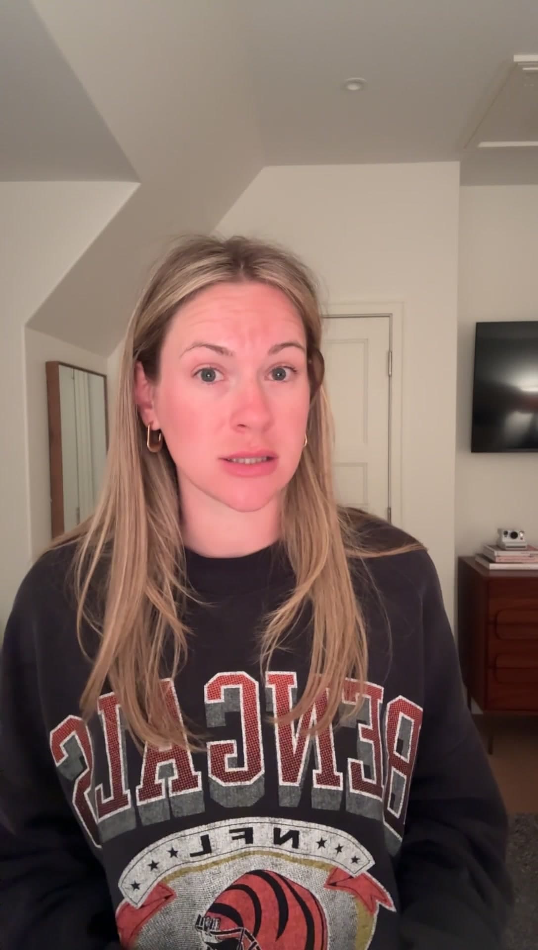 @meghanreinertsen — Part 1 of how I personally got a United flight cancelled #storytime #airplane #diarrhea @United Airlines 