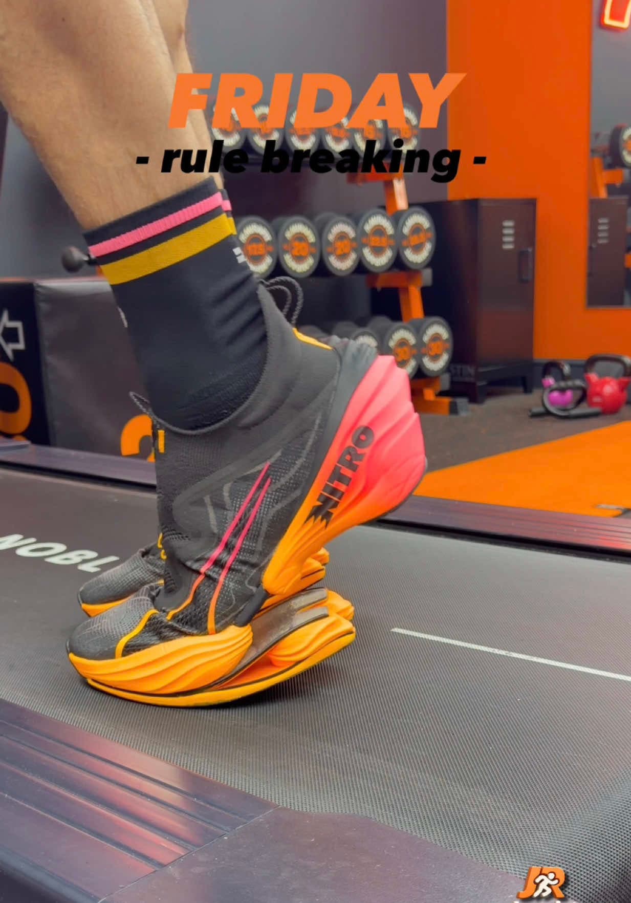 @jamies.running — Kicking off the final working day of the week (and the last working day of 2025!) with a little rule-breaking: 10 miles in the Puma Fast-RB.