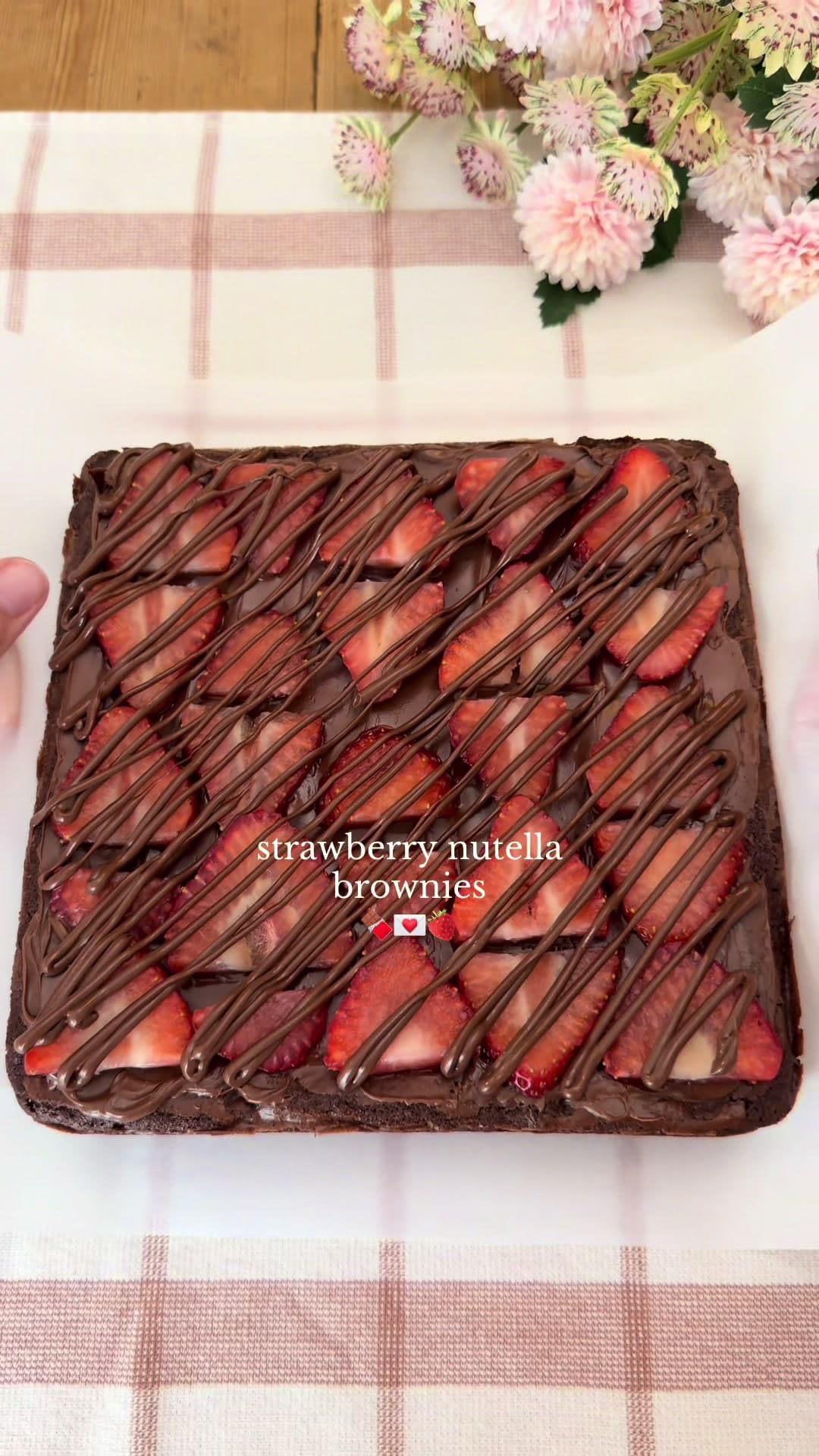 @audreybakes — Strawberry Nutella Brownies 🍫💌🍓