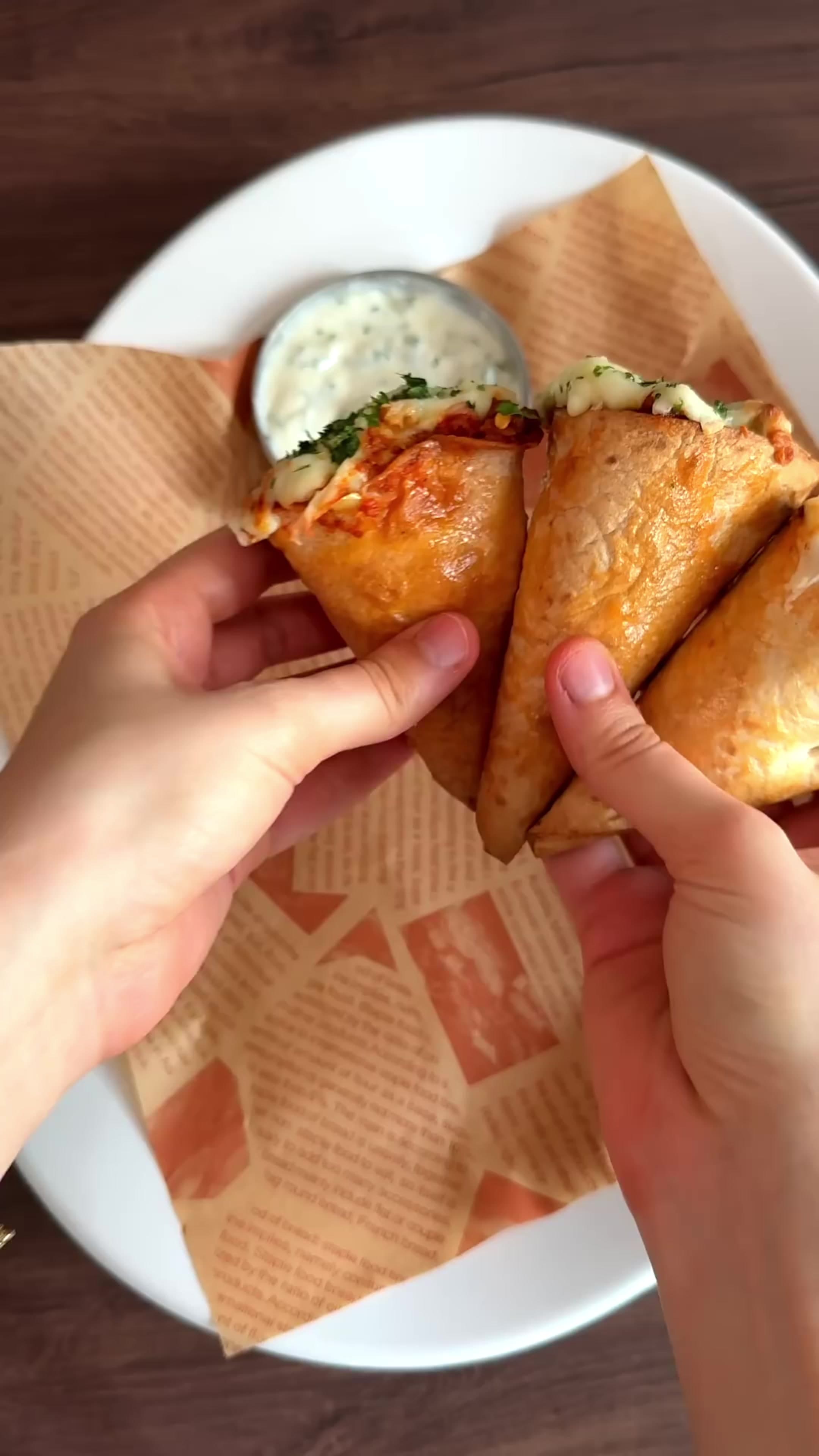 @flovorfood — Crispy tortilla cones filled with juicy spiced beef and topped with melted mozzarella 🧀🔥