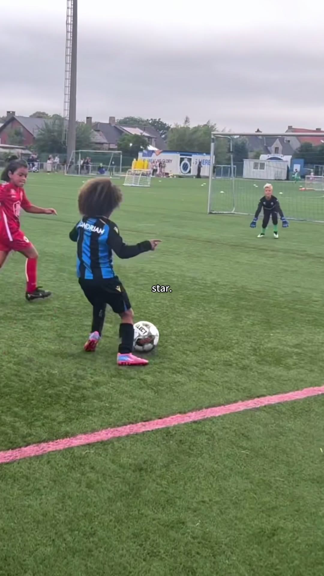 @happypawworld — YOUNG TALENT GOING CRAZY 🤯#KidsSoccer#fyp#sports #soccer #tiktokcampaign 