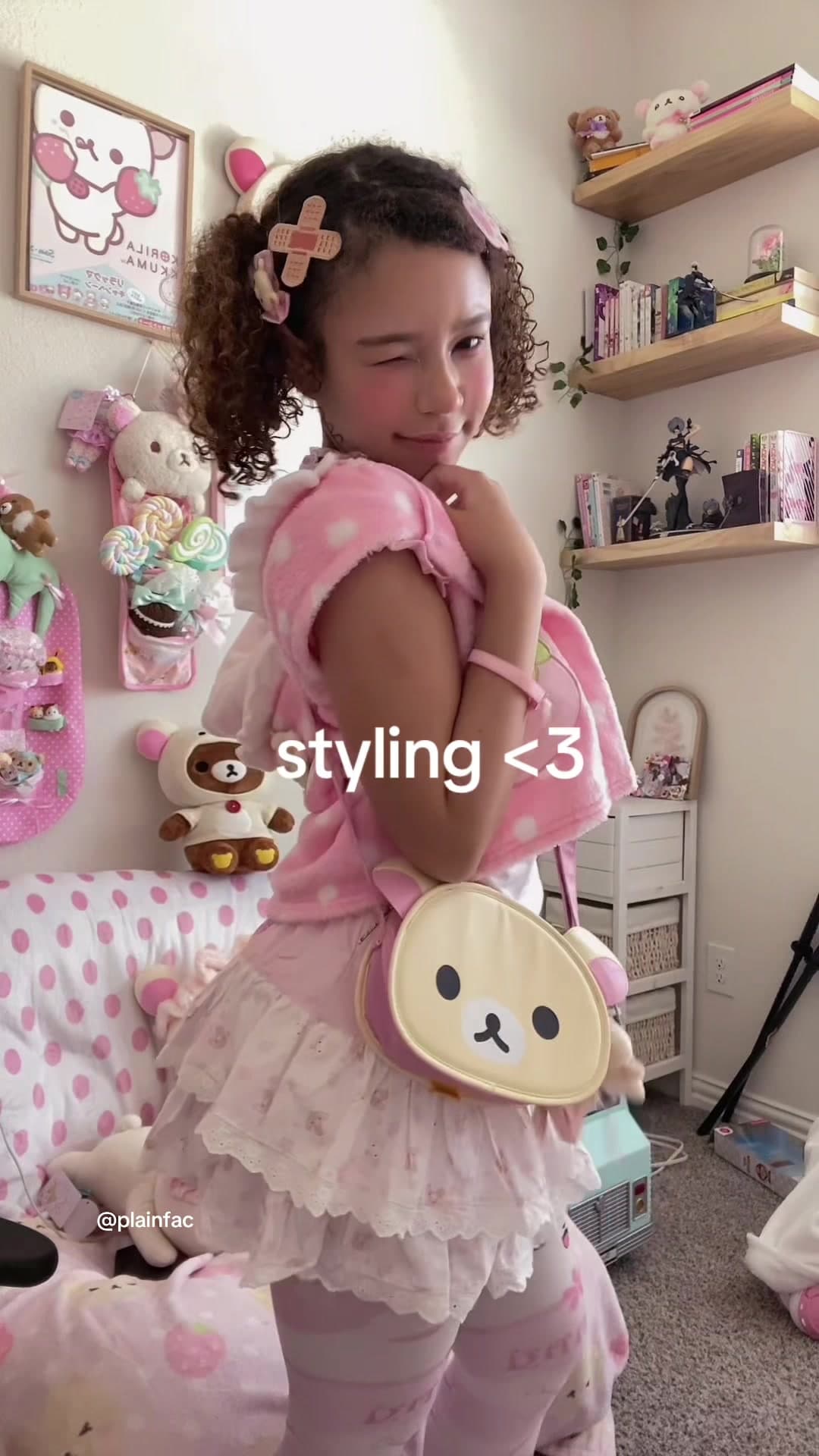 @plainfaccc — ♥︎i am in college♥︎ styling an outfit immediately makes me feel more confident ૮꒰˵• ﻌ •˵꒱ა a new youtube video will come out tmr !!