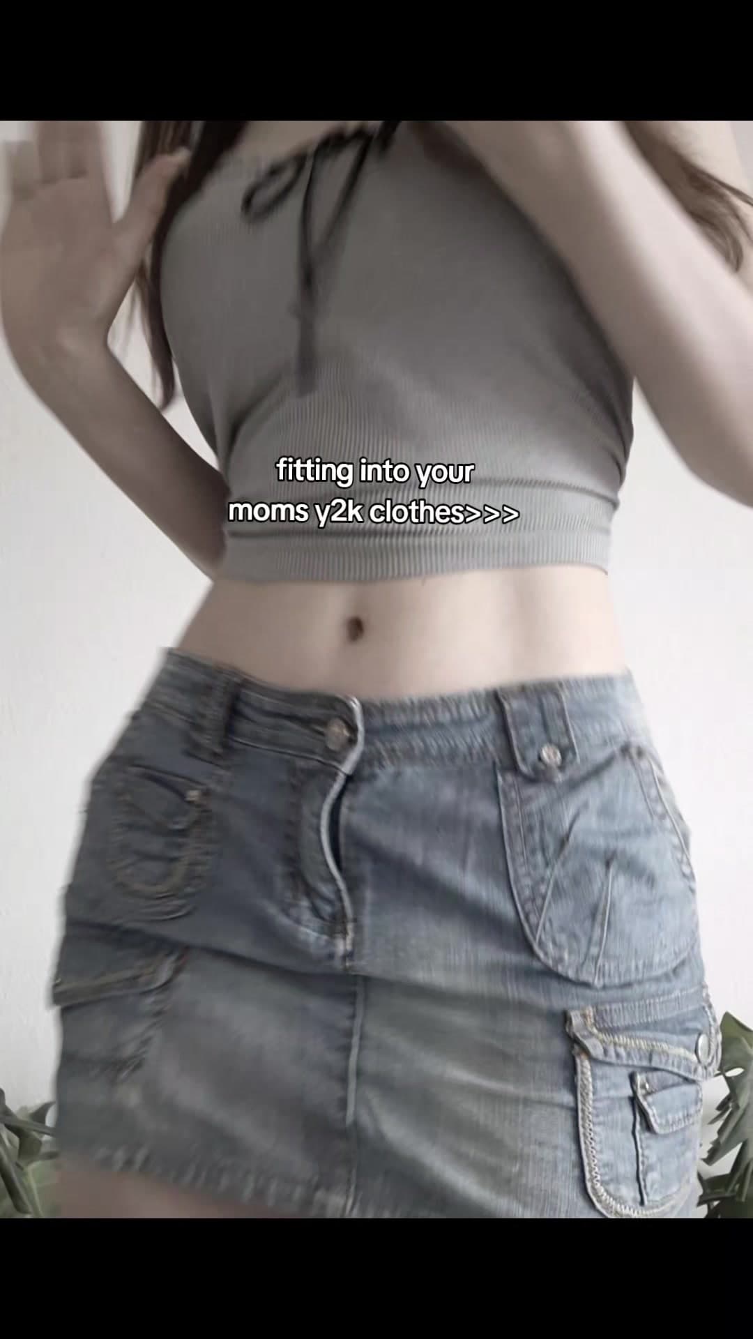 @_porcelainkitty_ — it is THE flex, considering my mom was extremely skinny and even a bit shorter than i am