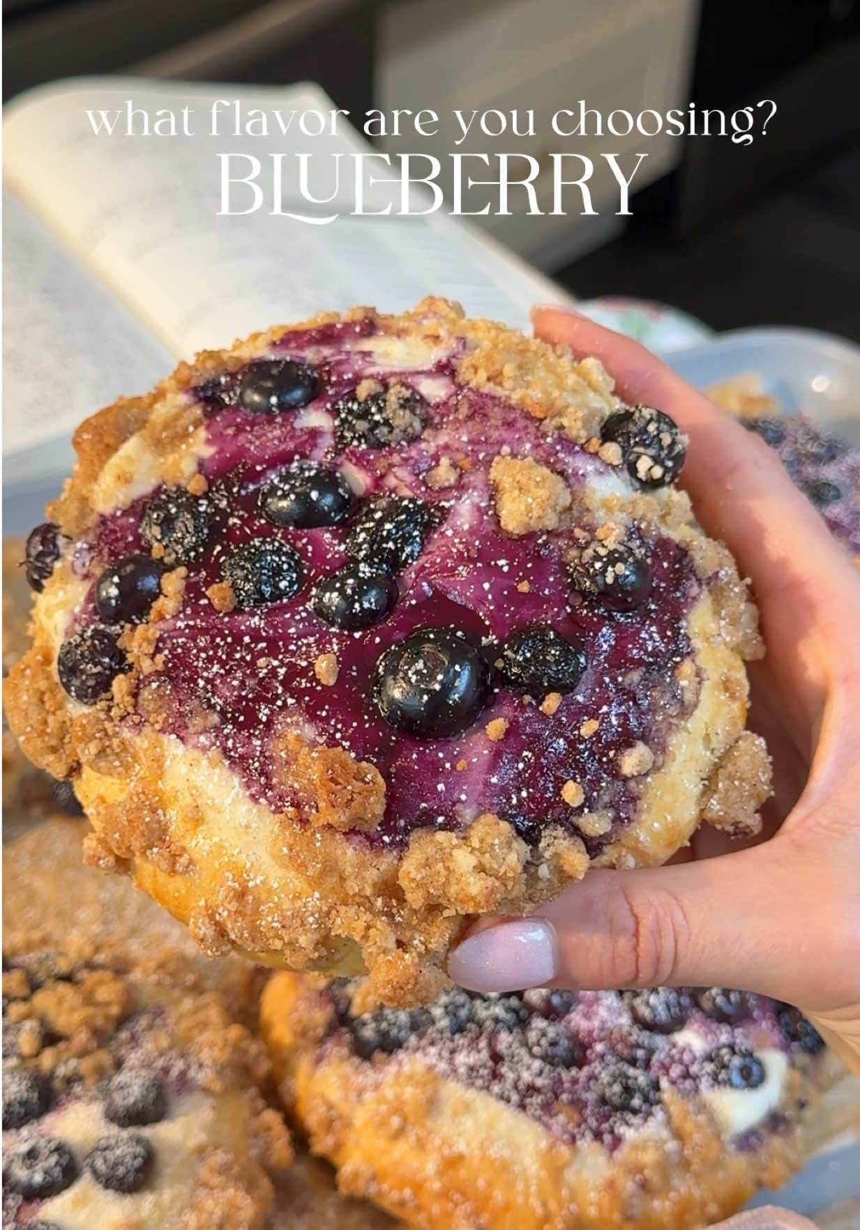 @munchiesbymallory — What crumble bun flavor are you choosing?!