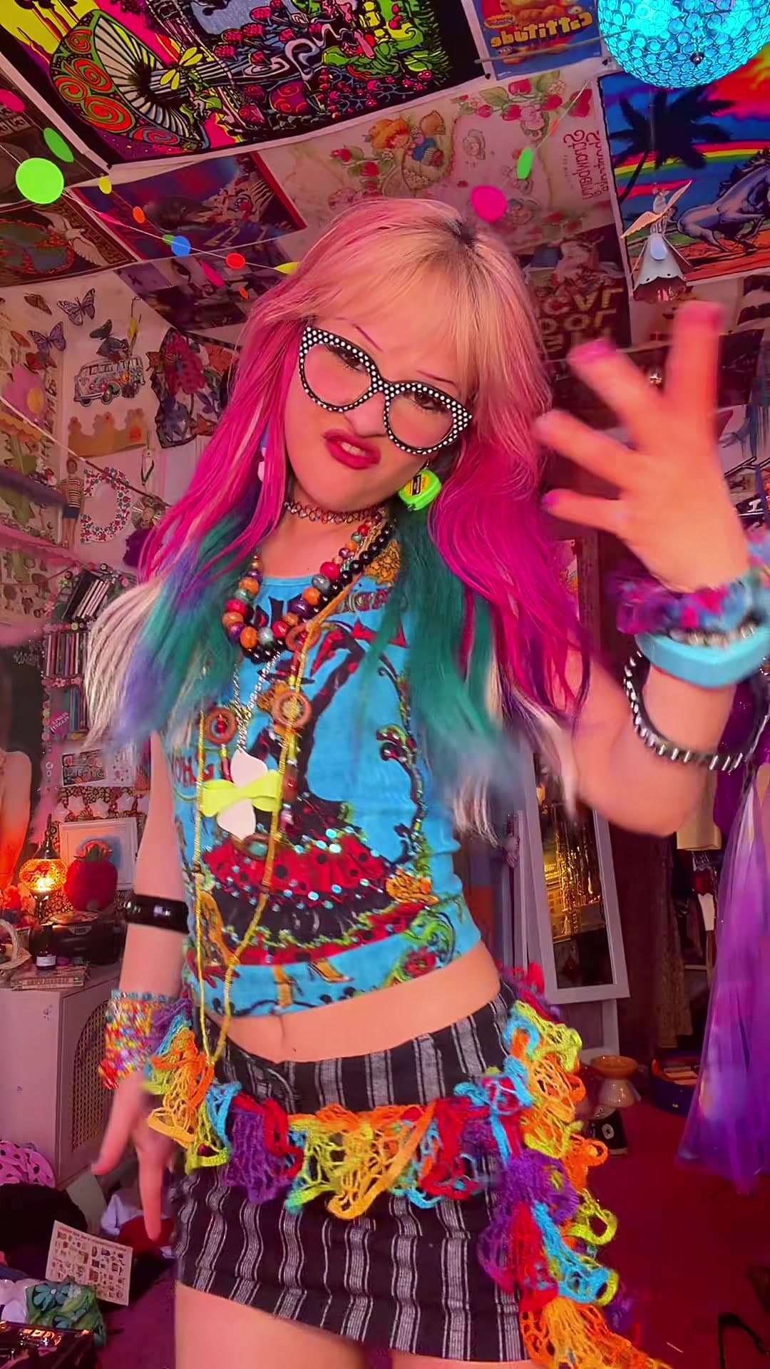 @cloeawesomeness — Sorry guys I was on a family trip but I’m back😼😼I’m going to record a makeup tutorial🩷🩷 #funkyfashion #ootd #maximalism #glee #wlw 
