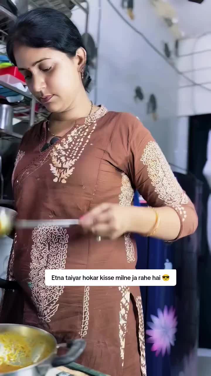 @dikshchaudhray425 — Etna taiyar hokar kisse milne ja rahe hai 😎 #foryoupage #wife #fypシ゚viral #tiktoker #tiktokviralvideo #viralpost #uktiktok #fyb #fypchallenge #fyppppppppppppppppppppppp #viralvideotiktok #viral #coma