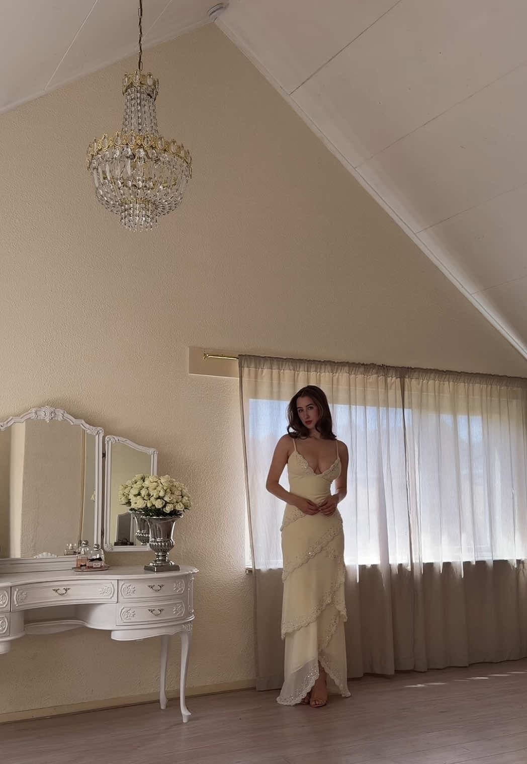 @catharinaelisabethx — This dress 🥹 #classystyle #elegantfashion #oldmoney 