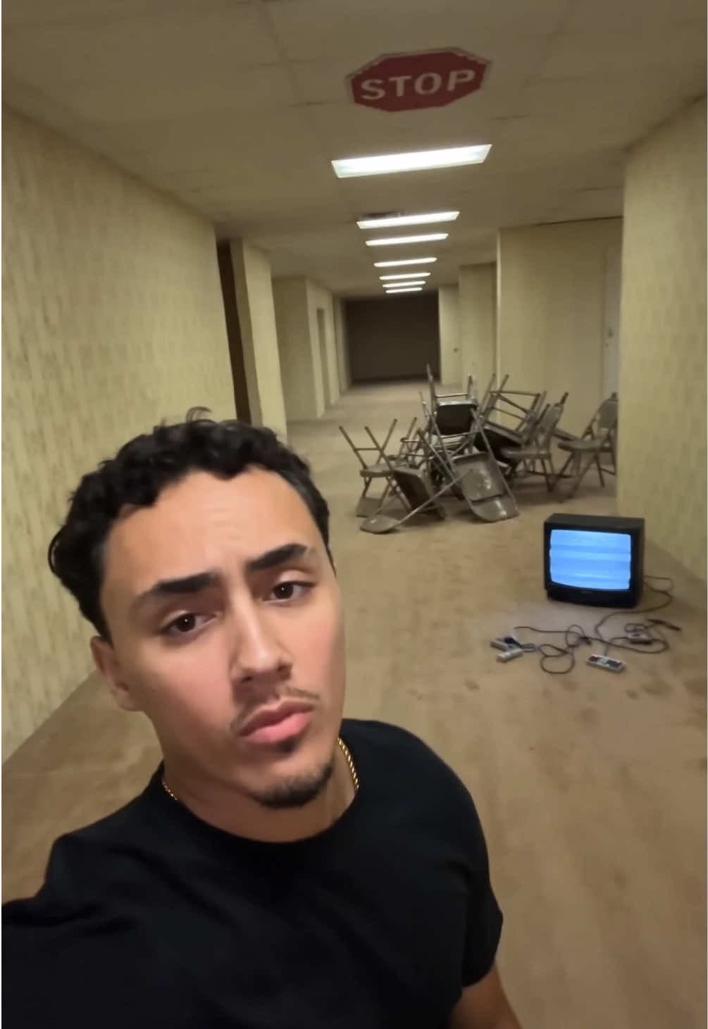 @kalzenzyx — I think I have noclip #fyp #backrooms #liminalspaces #viral #zyxbca 