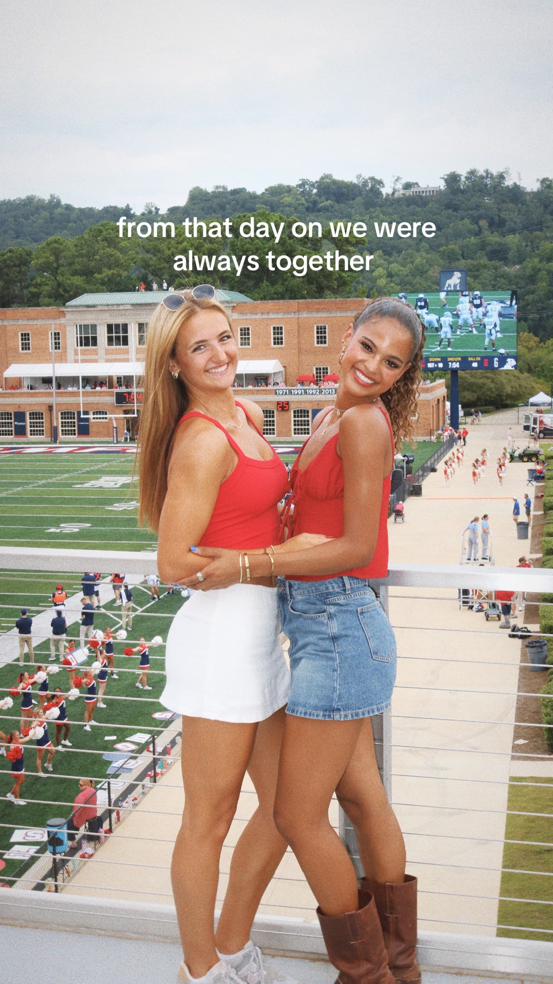 @bellakatherinee — last year with her @laurel phelps :( #bestfriend #bestiegoals #collegefriends #trending 