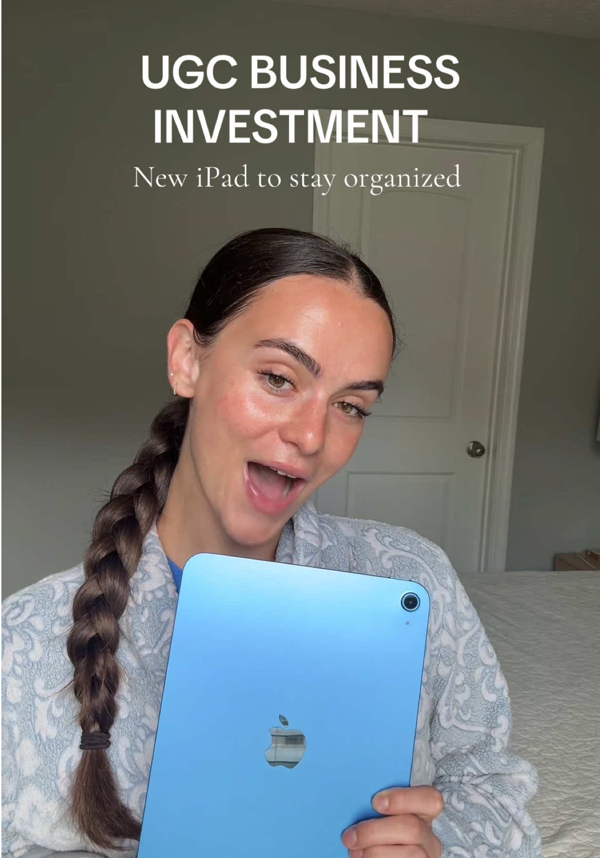@sarahbanks.ugc — Bought a new iPad yesterday to get more organized for my UGC business! 🤩🤩🤩 #ugc #ugccreator #ugctips #ugccommunity #ugccontent 