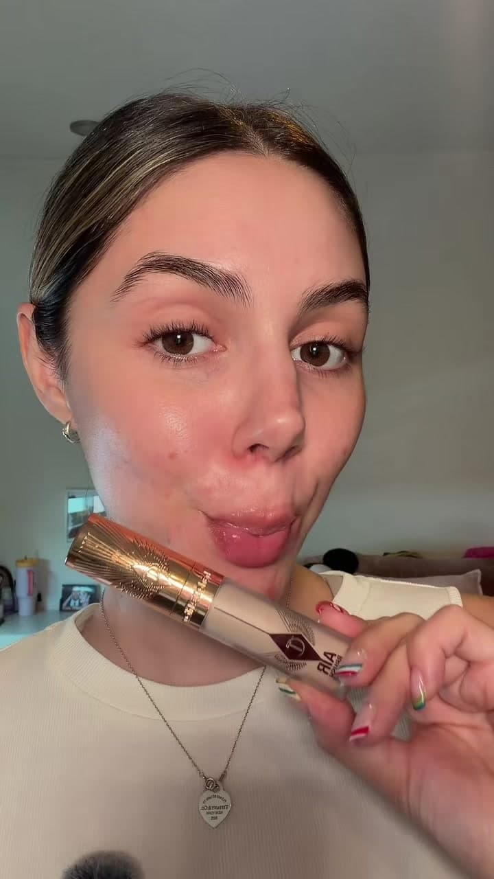 @makeupbyandrear — Me encantó el nuevo corrector de @Charlotte Tilbury ✨ 