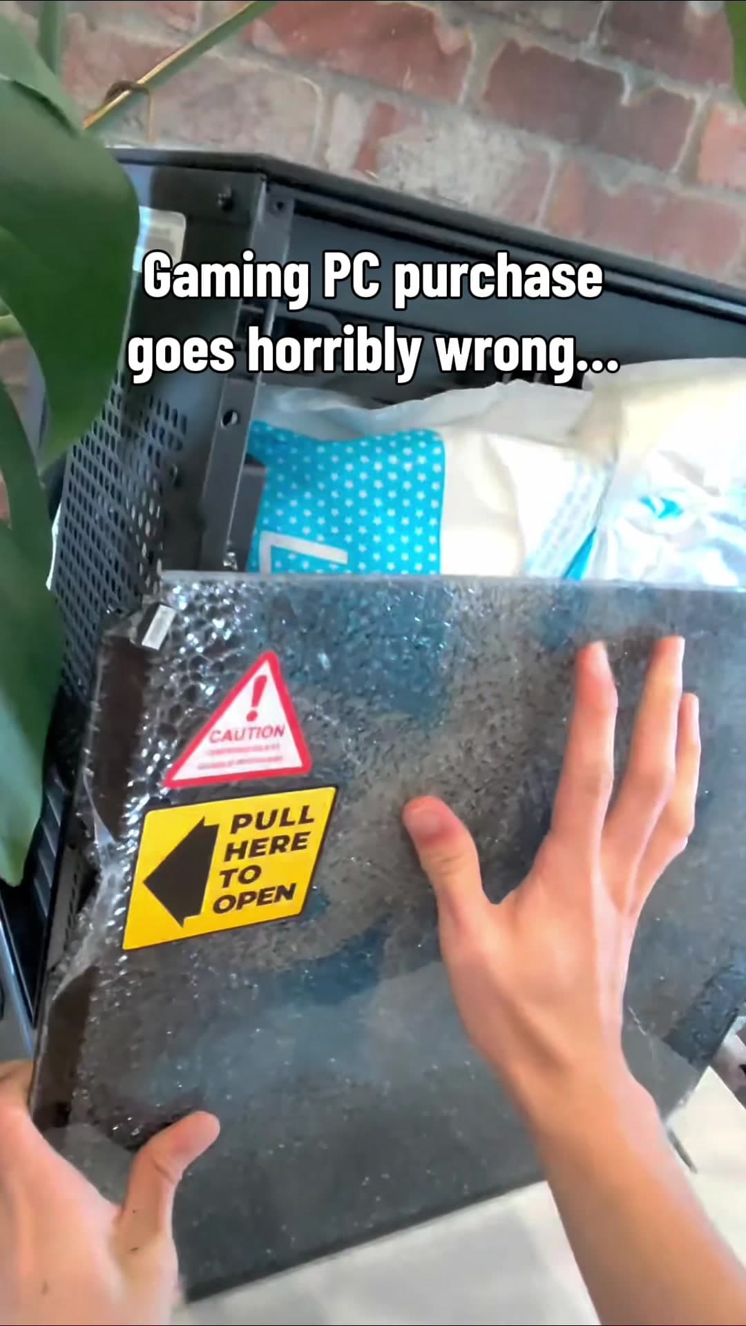 @itsjunaroy — Gaming PC purchase goes horribly wrong… Specs: RTX 5070 - Ryzen 7 7800X3D - 32GB DDR5 - 1TB SSD - 1 broken glass panel 😉 