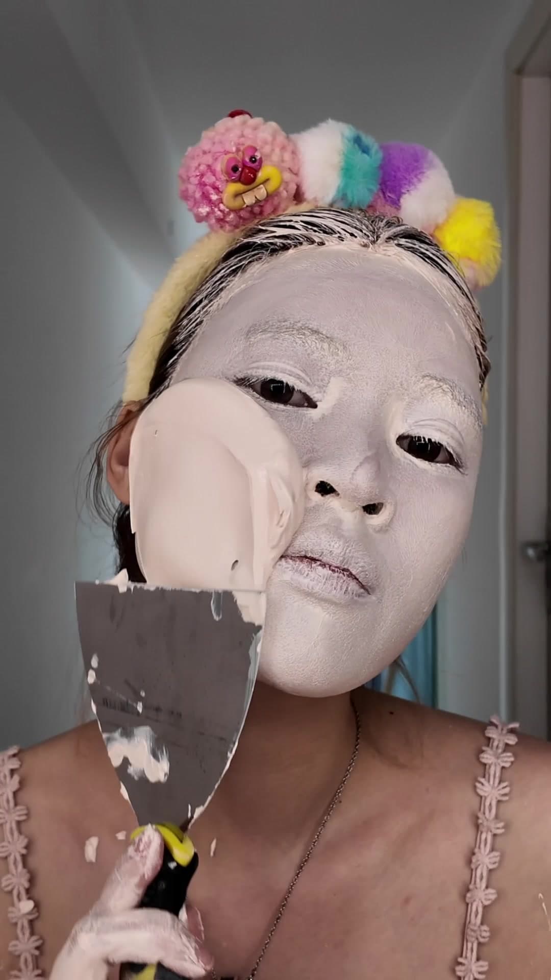 @crazy_maymay — Makeup 101: Don‘t panic. Just blend.