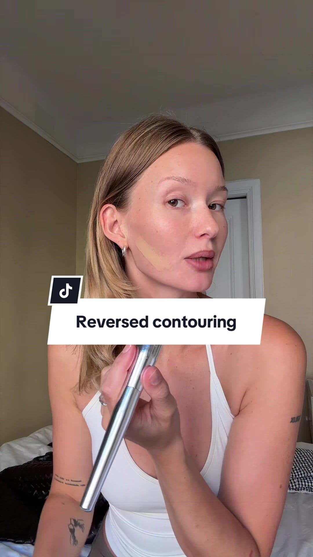@aalexandraeklund — Ever heard of reversed contouring? #reversedcontour #beautyproducts #beautyhacks #creatorsearchinsights #makeupcontent 